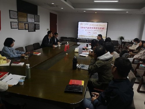 69VJ
举办课程思政示范课堂案例分享会1